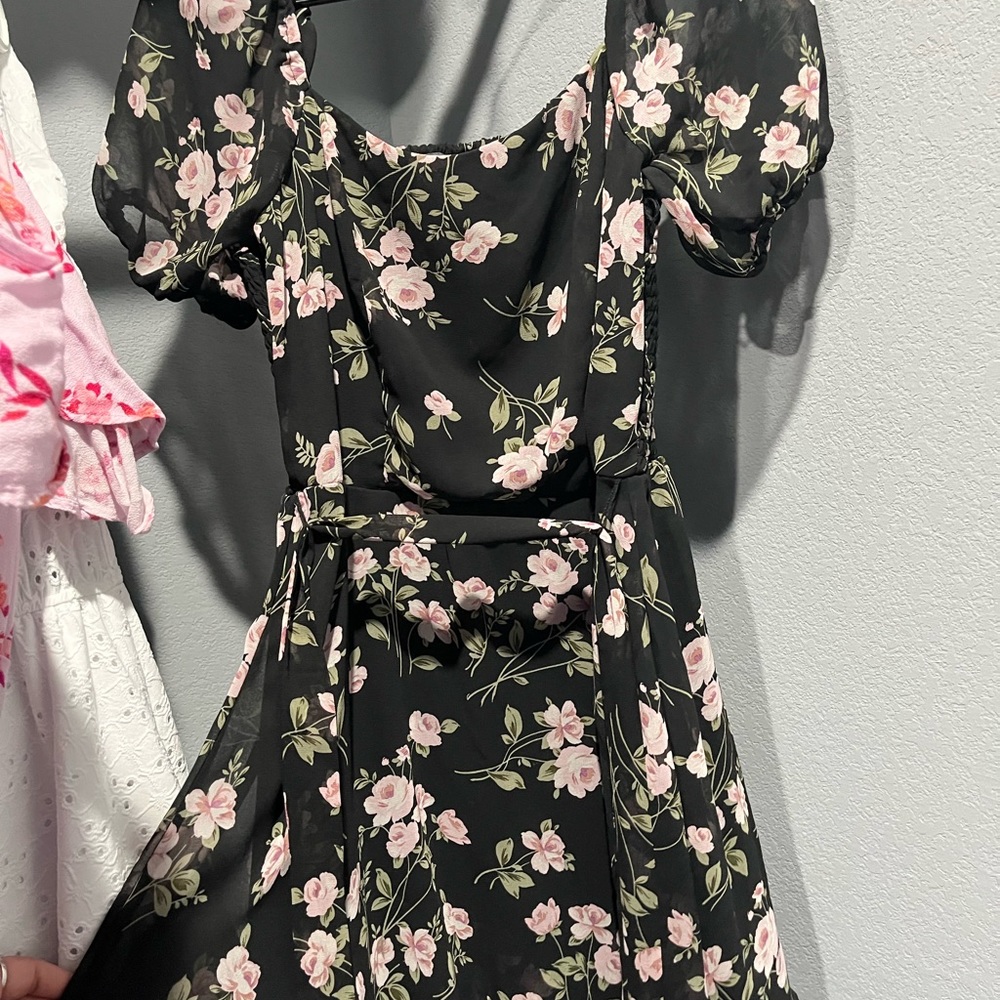 Dress - Picture 2 of 4